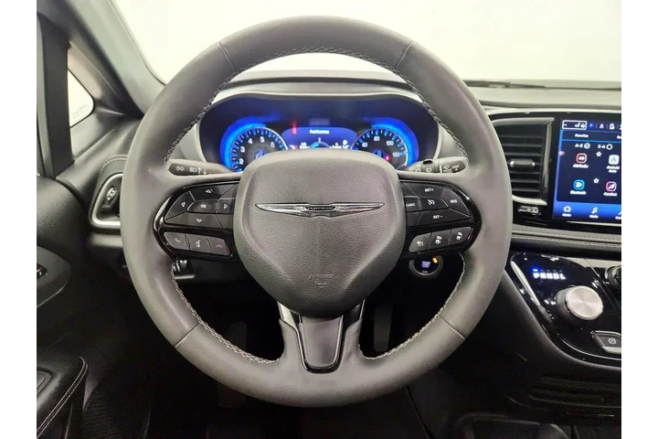 $32998 : Chrysler Pacifica 2022 AWD T image 10