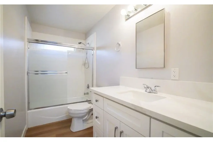 $2500 : 3Bed 2Bath Home in Los Angeles image 9