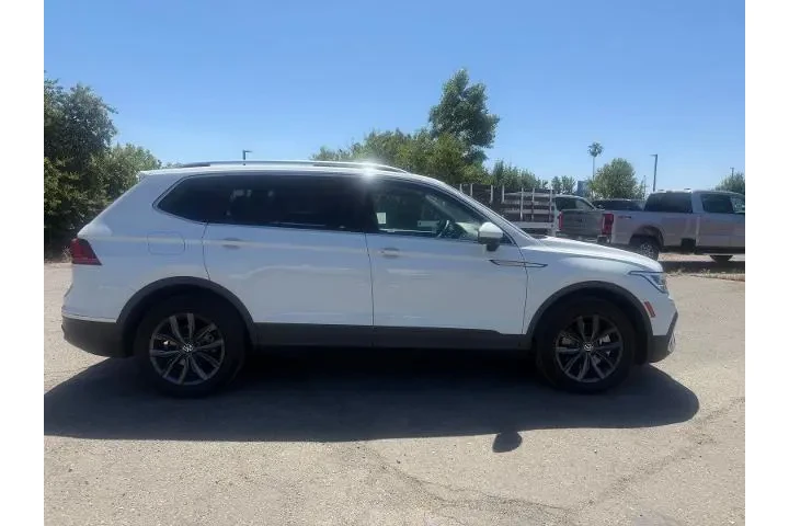 $22500 : Volkswagen Tiguan 2022 SE 4d image 6