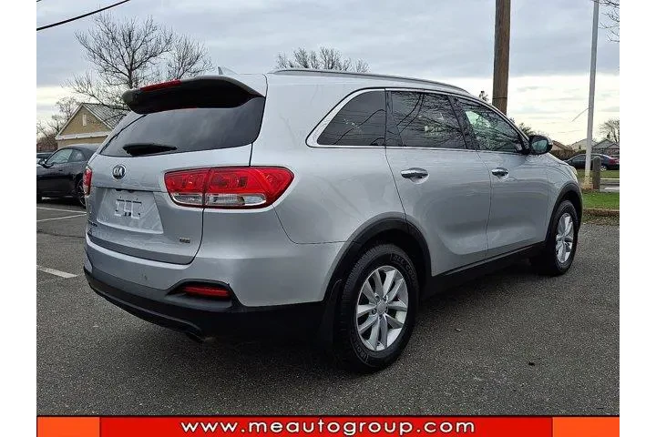 $13987 : Kia Sorento 2018 LX 4dr SUV image 5