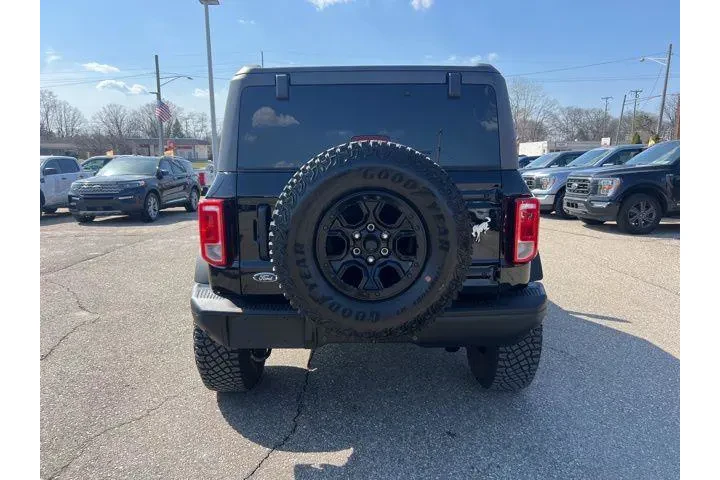 $35678 : Ford Bronco 2022 4x4 Base Ad image 5