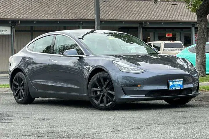 $26378 : Tesla Model 3 2020 AWD Long image 2