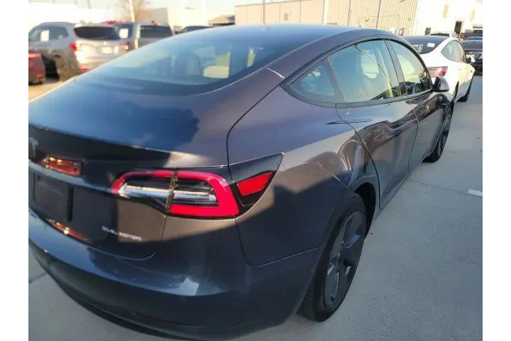 $27588 : Tesla Model 3 2022 AWD Long image 3