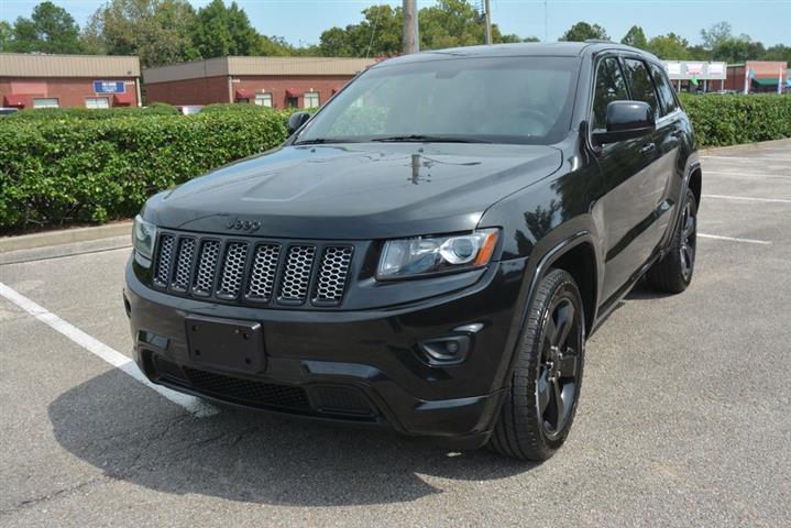 2015 Grand Cherokee Altitude image 2