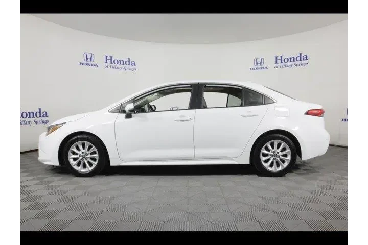 $18875 : Toyota Corolla 2020 XLE 4dr image 4