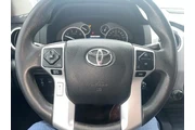$16872 : Toyota Tundra 2017 4x4 SR5 4 thumbnail