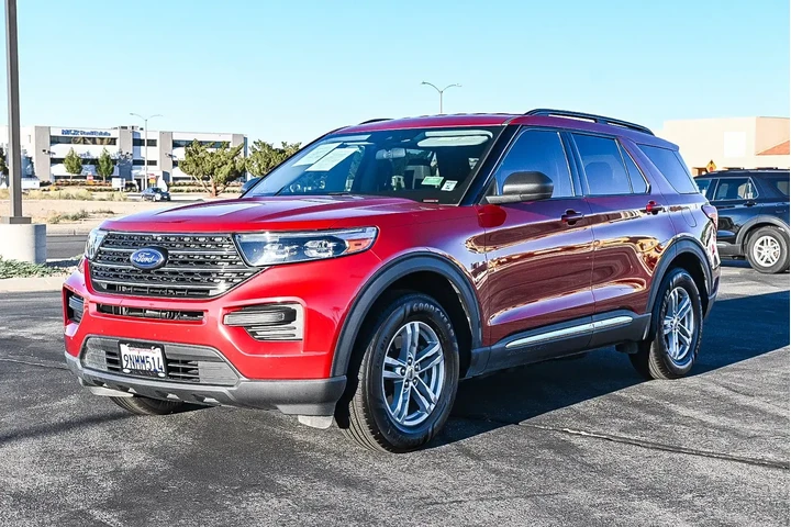 Ford Explorer 2022 XLT 4dr S image 3