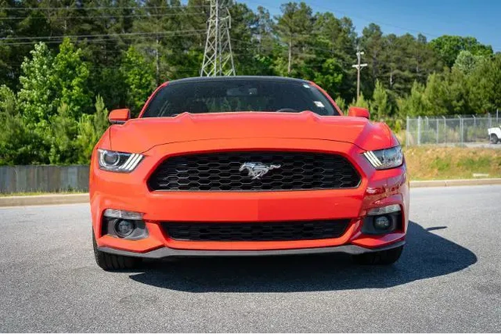 $18977 : Ford Mustang 2017 EcoBoost 2 image 2