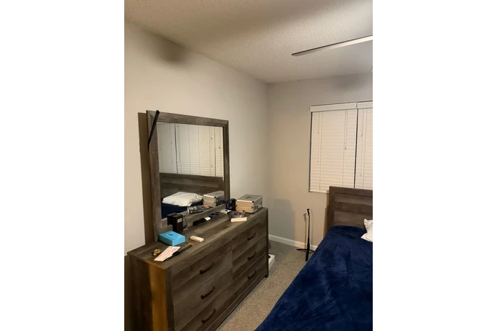 $1100 : Furniture (like new) image 3