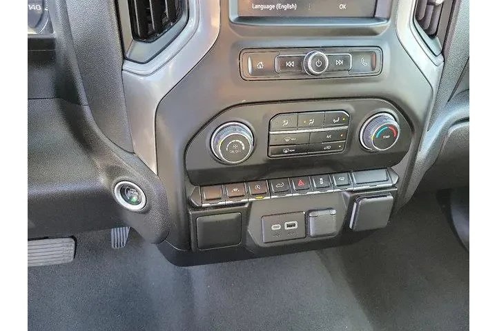 $28500 : Chevrolet Silverado 1500 202 image 7