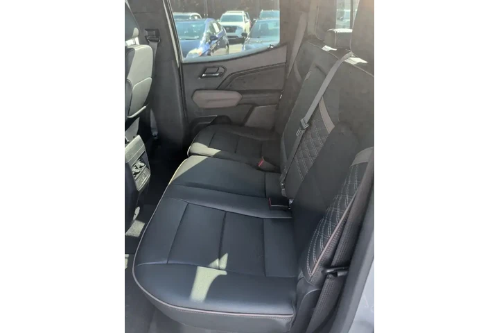 $40000 : GMC Canyon 2023 4x4 Denali 4 image 10