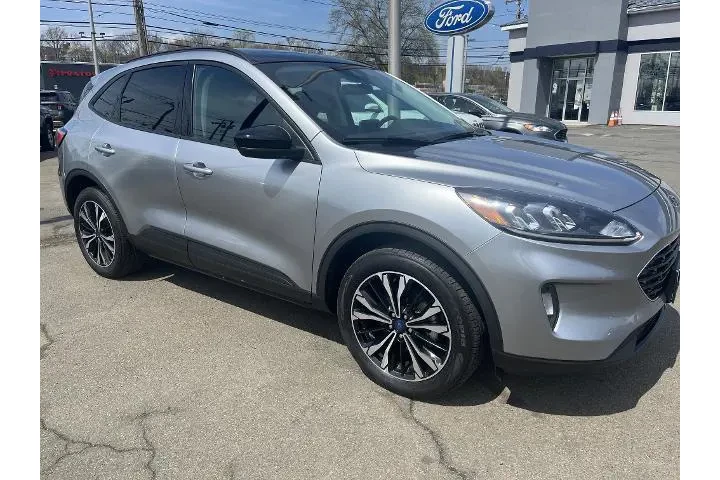 $29988 : Ford Escape 2022 AWD SEL 4dr image 1