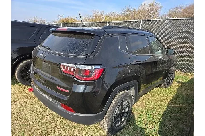$22500 : Jeep Compass 2024 4x4 Trailh image 3
