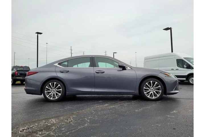 $25998 : Lexus ES 350 2019 F SPORT 4d image 2