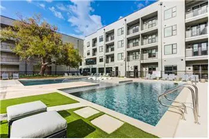 $2880 : Rental property with 3 bedro image 1