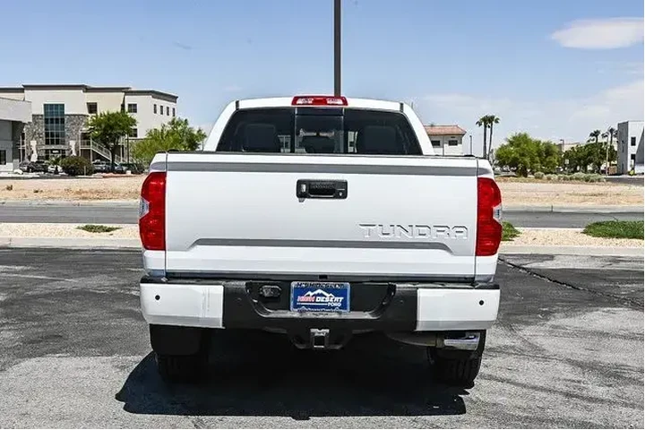 $27988 : Toyota Tundra 2016 4x2 SR5 4 image 8