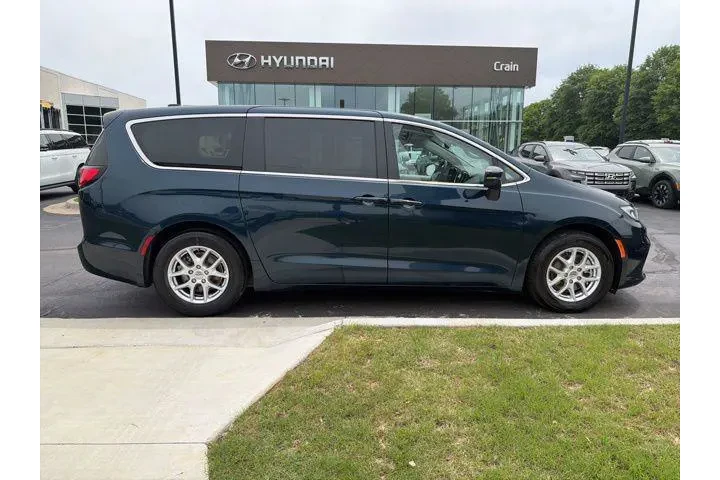 $24333 : Chrysler Pacifica 2023 Touri image 9