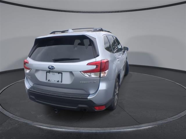 $27000 : PRE-OWNED 2021 SUBARU FORESTE image 8