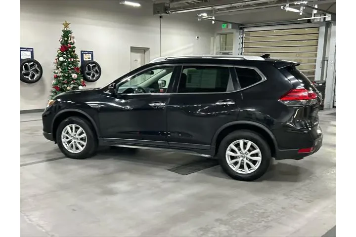 $11037 : Nissan Rogue 2017 AWD SV 4dr image 3