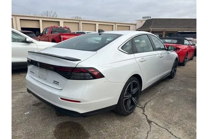 $27776 : Honda Accord Hybrid 2024 Spo image 2