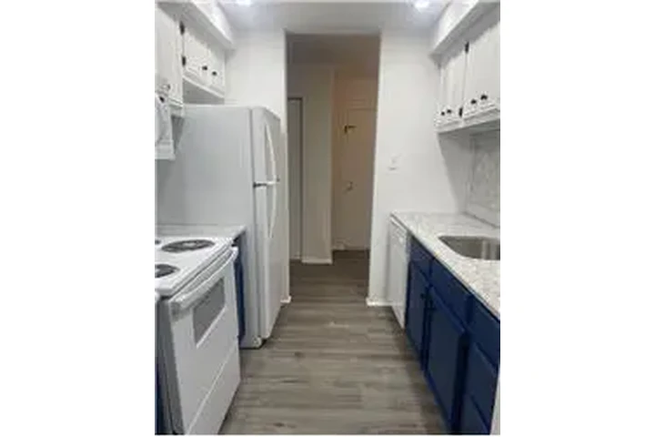 $2250 : Rental property with 3 bedro image 4