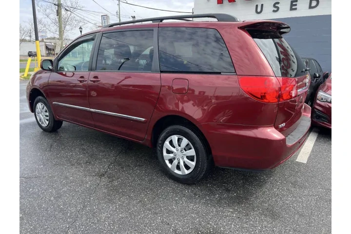 $9500 : 2010 Sienna XLE Limited image 6