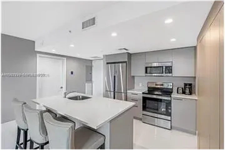 $5250 : Rental property with 2 bedro image 5