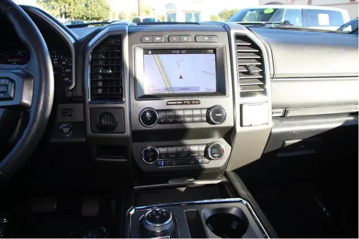 $26026 : Ford Expedition 2019 4x4 XLT image 7