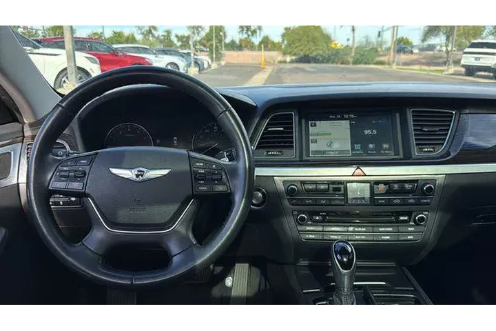 $11558 : Hyundai Genesis 2016 3.8L 4d image 5