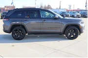 $37990 : Jeep Grand Cherokee 2024 4x4 thumbnail