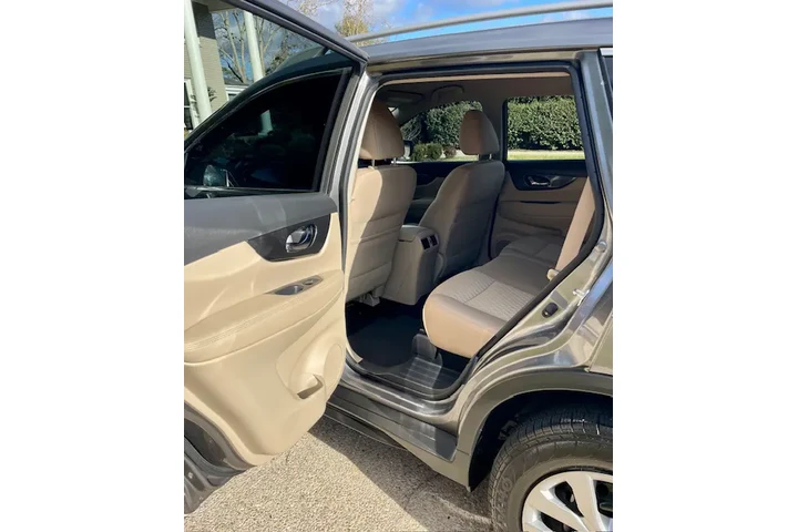 $6800 : 2017 Nissan rogue S image 10