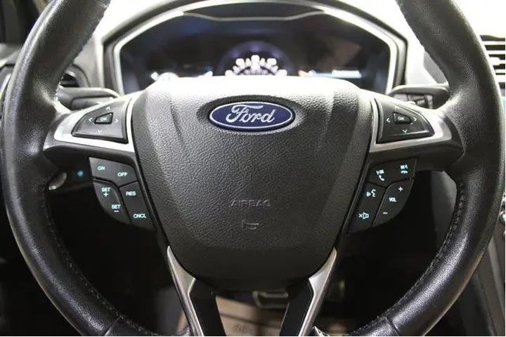 $16982 : Ford Fusion 2018 AWD Titaniu image 10