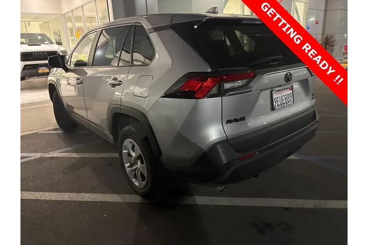$28444 : Toyota RAV4 2023 AWD LE 4dr image 4