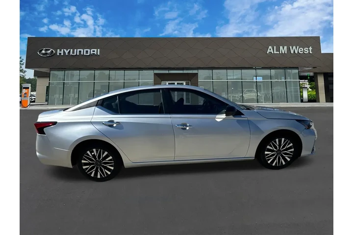 $17420 : Nissan Altima 2024 2.5 SV 4d image 4