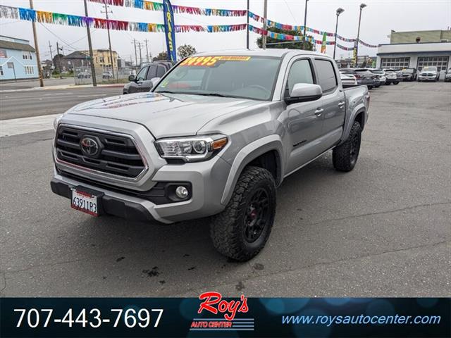 2018 Tacoma SR5 4WD Truck image 3