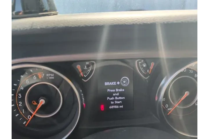 $28978 : Jeep Gladiator 2023 4x4 Spor image 2