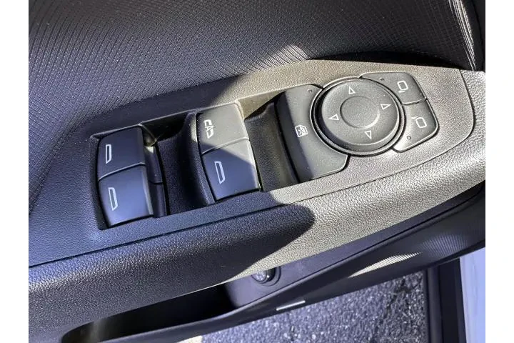 $23999 : Chevrolet Equinox 2023 4x4 R image 9