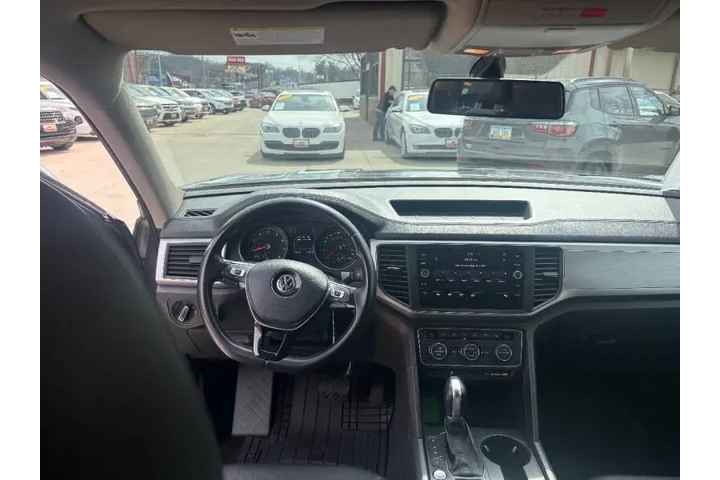 $11950 : 2019 Atlas V6 SE image 10