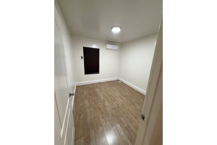 $1950 : Se renta casita de dos habitac image 5