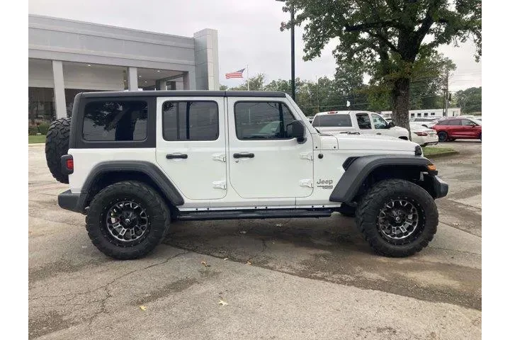 $28989 : Jeep Wrangler Unlimited 2020 image 2