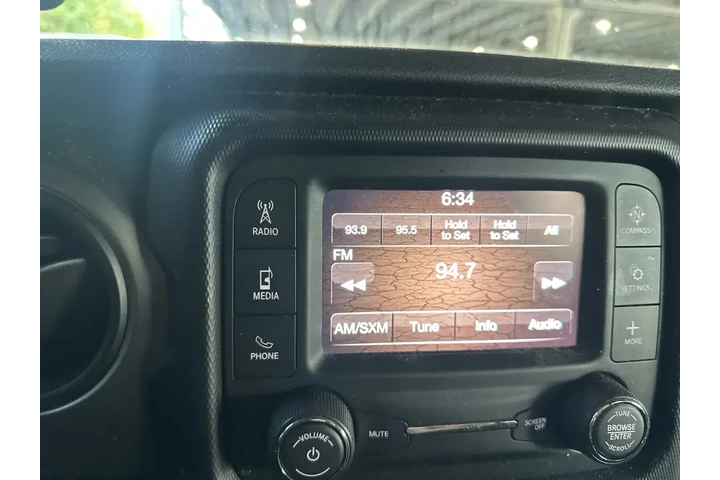 $23500 : Jeep Wrangler Unlimited 2020 image 9