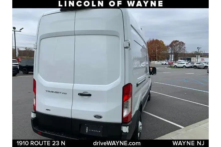 $38494 : Ford Transit 2023 AWD 250 3d image 7