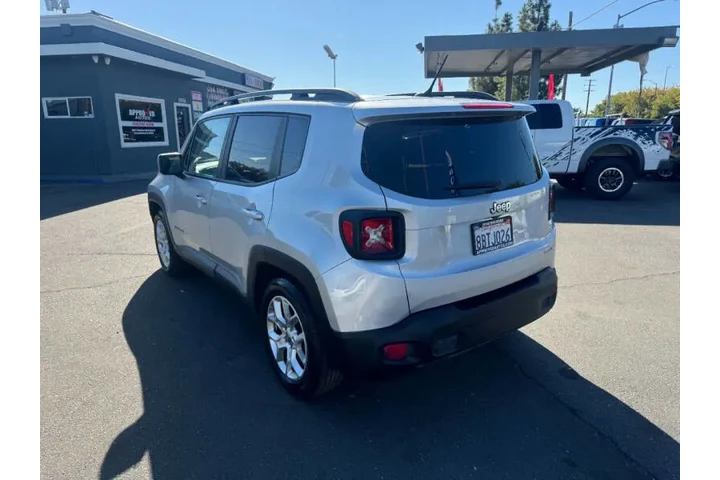 $9498 : 2015 Renegade Latitude image 6
