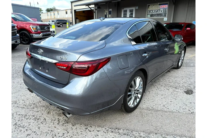 2020 Q50 3.0t LUXE image 3