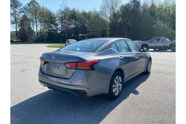 $16860 : Nissan Altima 2022 2.5 S 4dr image 6