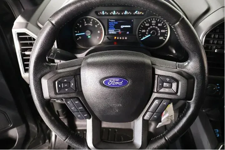 $28250 : Ford F-150 2018 4x4 Lariat 4 image 3