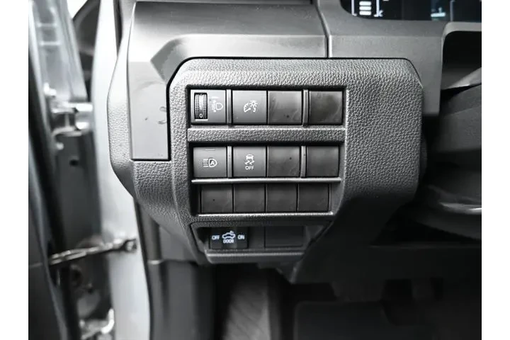 $32995 : Toyota Tacoma 2024 4x2 SR 4d image 7