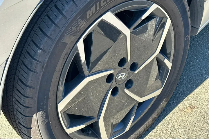 $28990 : Hyundai IONIQ 5 2024 Limited image 4