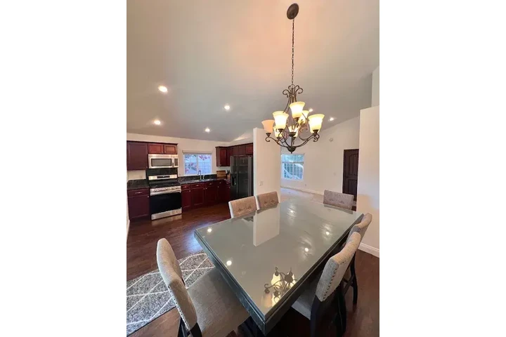 $1250 : Fontana - SINGLE FAMILY HOME image 5