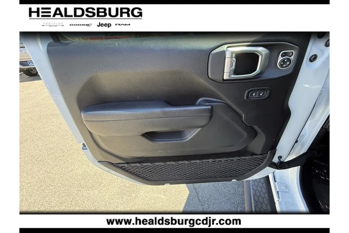 $32443 : Jeep Wrangler 2024 4x4 Sport image 10